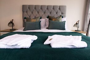 Livestay - 2bed Penthouse With Wrap Around Balcony