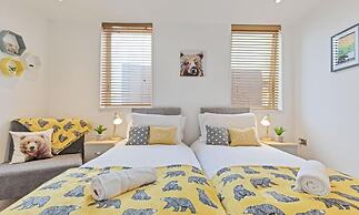 Urban Heights - two Bedroom two Bathroom Loft Style Apartment - Fast W