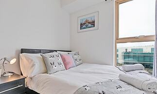 Panoramic Pad -amazing Apartment With WOW Factor Views Across the City