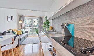 On the Water 2 -waterside Studio With Terrace Overlooking the Harbour