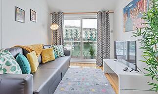 On the Water 2 -waterside Studio With Terrace Overlooking the Harbour