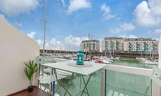 On the Water 2 -waterside Studio With Terrace Overlooking the Harbour