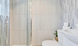 On the Water 2 -waterside Studio With Terrace Overlooking the Harbour