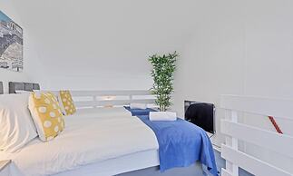 On the Water 2 -waterside Studio With Terrace Overlooking the Harbour