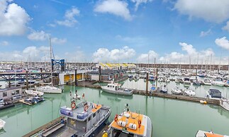 On the Water 2 -waterside Studio With Terrace Overlooking the Harbour