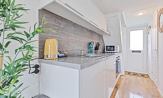 On the Water 2 -waterside Studio With Terrace Overlooking the Harbour