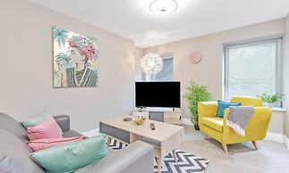 Ocean Walk 2 Bedroom Apartment Moments From the Seaside