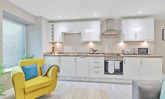 Ocean Walk 2 Bedroom Apartment Moments From the Seaside