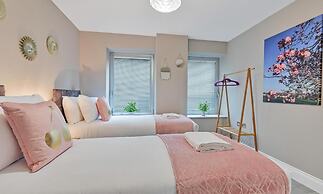 Ocean Walk 2 Bedroom Apartment Moments From the Seaside