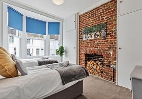 Hove Actually House - 4 Bedrooms - Garden