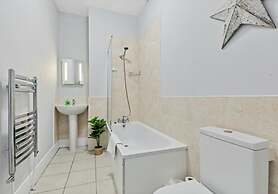 Hove Actually House - 4 Bedrooms - Garden