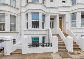 Hove Actually House - 4 Bedrooms - Garden