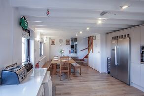 Stormy Castle - 6 Bedroom - Llangenith