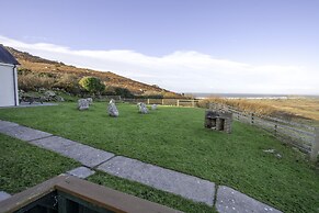 Stormy Castle - 6 Bedroom - Llangenith