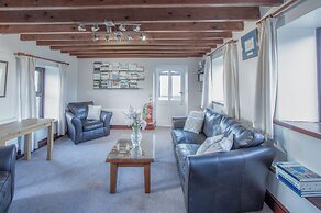 Stormy Castle - 6 Bedroom - Llangenith