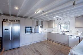 Stormy Castle - 6 Bedroom - Llangenith