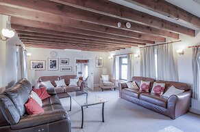 Stormy Castle - 6 Bedroom - Llangenith