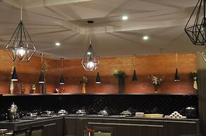 Pride Biznotel Manjusar