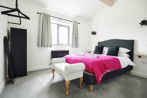 Ingleborough Lodge