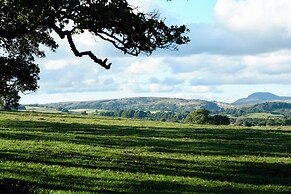 Ingleborough Lodge