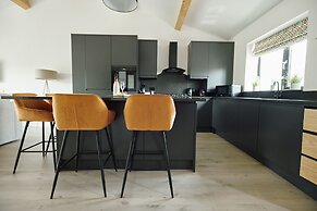 Ingleborough Lodge
