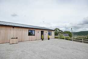 Ingleborough Lodge