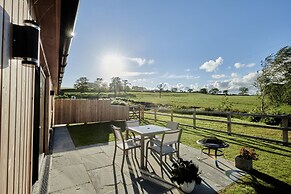 Ingleborough Lodge