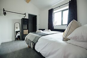 Ingleborough Lodge