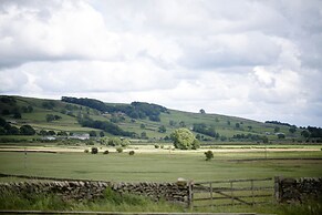 Ingleborough Lodge