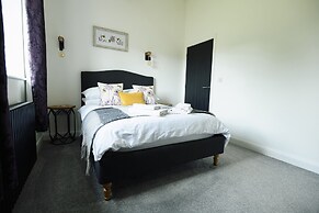 Ingleborough Lodge