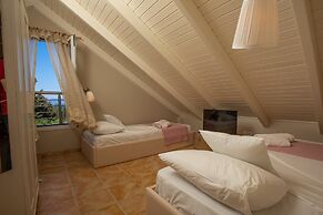 Villa Serenity Sleeps 9