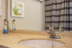 Golden Castle In Montreal