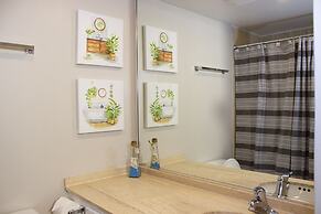 Golden Castle In Montreal