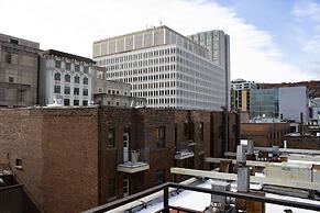 Golden Castle In Montreal