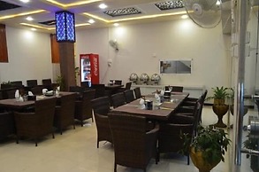 Grand Holidays Hotel