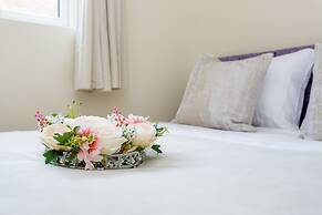 Luxury Burgess Apartments