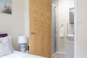 Luxury Burgess Apartments