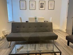 Comfortable and Modern 2-bedroom Flat in Bridgend