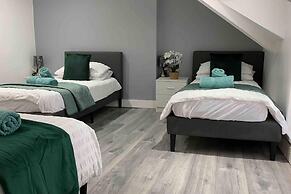 Comfortable and Modern 2-bedroom Flat in Bridgend