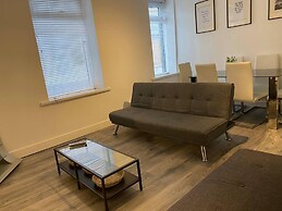 Comfortable and Modern 2-bedroom Flat in Bridgend