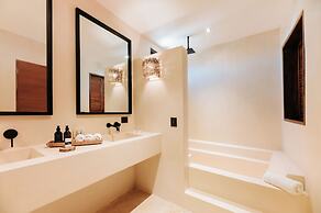 Majaro Apartments