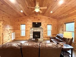 Charming, pet Friendly Cabin, Perfect for Fishing, Family, Hiking and 