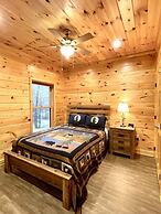 Charming, pet friendly cabin, perfect for fishing, family, hiking and 