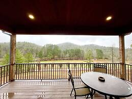 Charming, pet friendly cabin, perfect for fishing, family, hiking and 