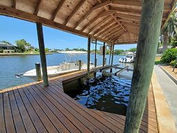 Dancin Dolphin 3 Bedroom Home by RedAwning