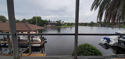 Dancin Dolphin 3 Bedroom Home by RedAwning