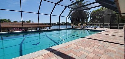 Dancin Dolphin 3 Bedroom Home by RedAwning