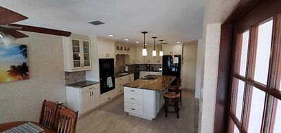 Dancin Dolphin 3 Bedroom Home by RedAwning