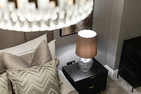 Luxury Georgian City Retreat - Hot Tub - Patio