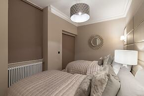 Luxury Georgian City Retreat - Hot Tub - Patio